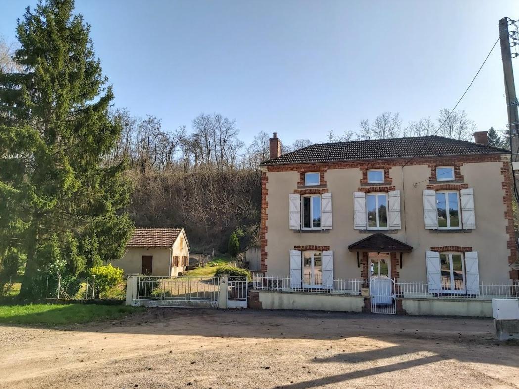 Au Pays D'Angeline Hotel La Pacaudière Kültér fotó