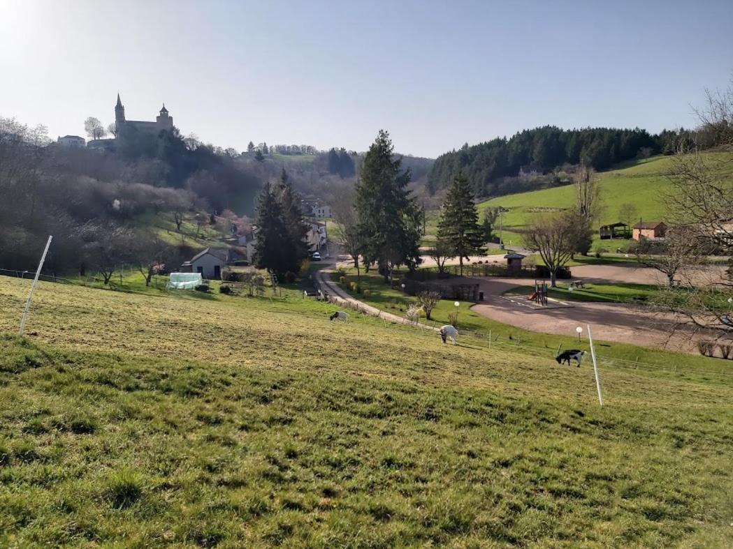 Au Pays D'Angeline Hotel La Pacaudière Kültér fotó