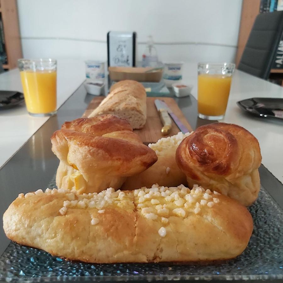 Au Pays D'Angeline Hotel La Pacaudière Kültér fotó